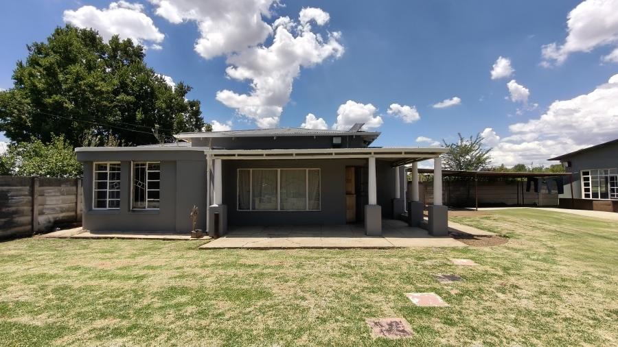 4 Bedroom Property for Sale in Hennenman Free State
